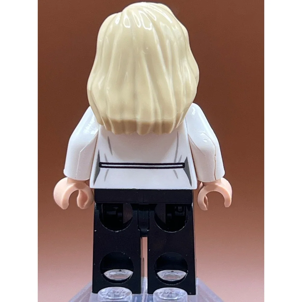 LEGO Jurassic World Soyona Santos White Wrap Top jw080 Dominion